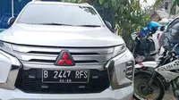 Mobil Pensiunan Polisi Berubah Jadi Putih (Merdeka.com)