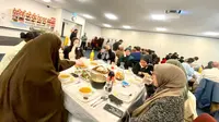 Komunitas muslim di Belanda gelar buka bersama. Ada pula nonmuslim yang hadir. (Foto: Kemenag)
