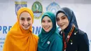 <p>Avi dan Margin baru saja dilantik menjadi pengurus TP PKK se-Jawa Barat. Saat pelantikan keduanya tampil mengenakan kebaya dengan gaya masing-masing. [@official_amteam]</p>