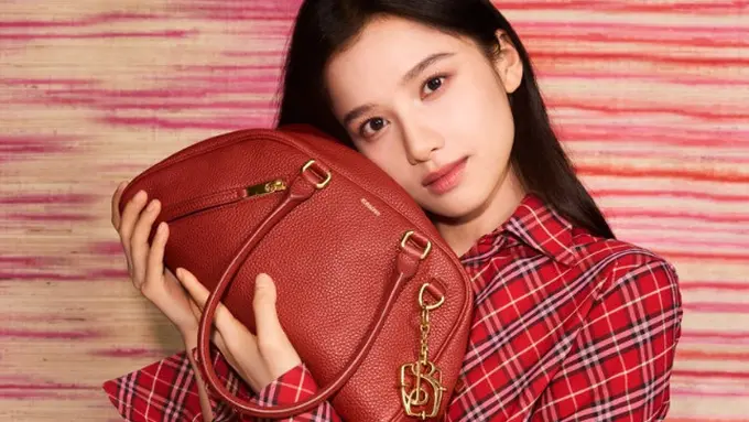 Burberry Luncurkan Koleksi Imlek