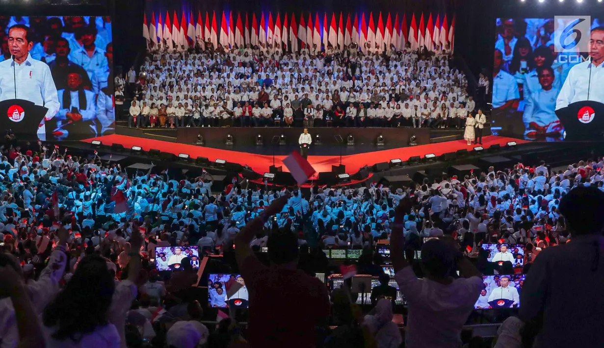 Presiden RI terpilih 2019-2014, Joko Widodo saat menyampaikan pidato Visi Indonesia di SICC, Sentul, Kab Bogor, Jawa Barat, Minggu (14/7/2019). Acara ini dihadiri sejumlah menteri kabinet kerja serta Wakil Presiden terpilih 2019-2024, KH Ma’ruf Amin. (Liputan6.com/Helmi Fithriansyah)