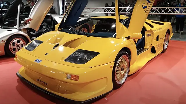 Lamborghini Diablo GT1 Stradale