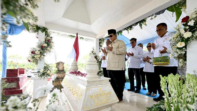 Usai Resmikan Museum, Prabowo Berziarah ke Makam Marsinah