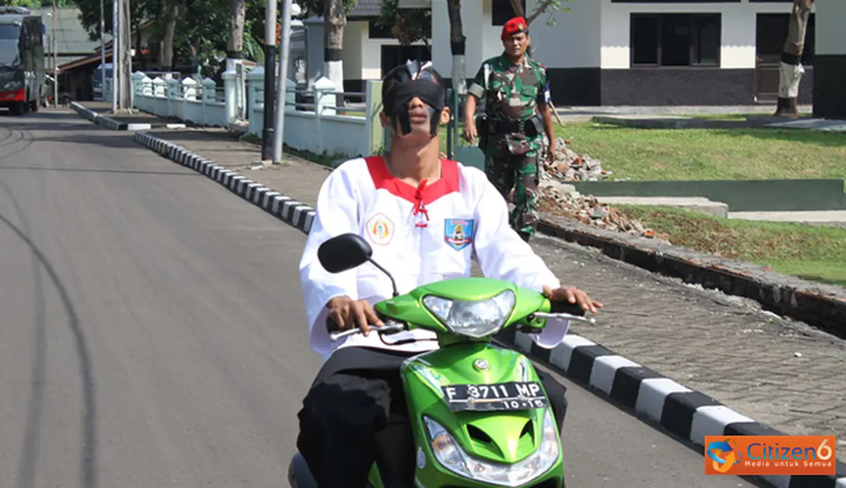 Citizen6, Cijantung: Kemampuan yang diperagakan pada kegiatan tersebut antara lain demontrasi kemampuan lempar pisau, Bela diri Merpati Putih, pemukulan benda keras, getaran dengan mata tertutup seperti mengendarai motor. (Pengirim: Penkopassus).