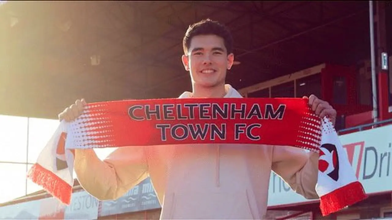 Elkan Baggott di Cheltenham