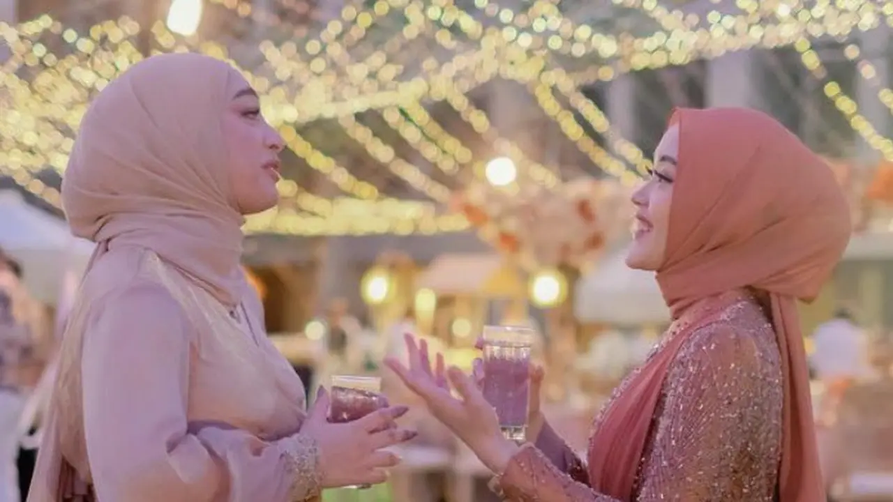 Gaya Putri Delina dan Santyka Fauziah Kekasih Sule