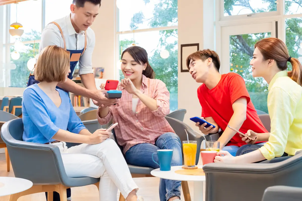 Ciptakan Momen Buka Bersama yang Seru, Makin Hemat dengan Promo Cashback 25% Pakai QRIS di BRImo!