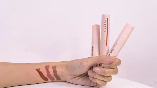 Review 5 Produk Lip Favorit dari Wardah, Nggak Hanya Bikin Cantik Tapi Juga Wujudkan #NoDramaDramaLips (5)