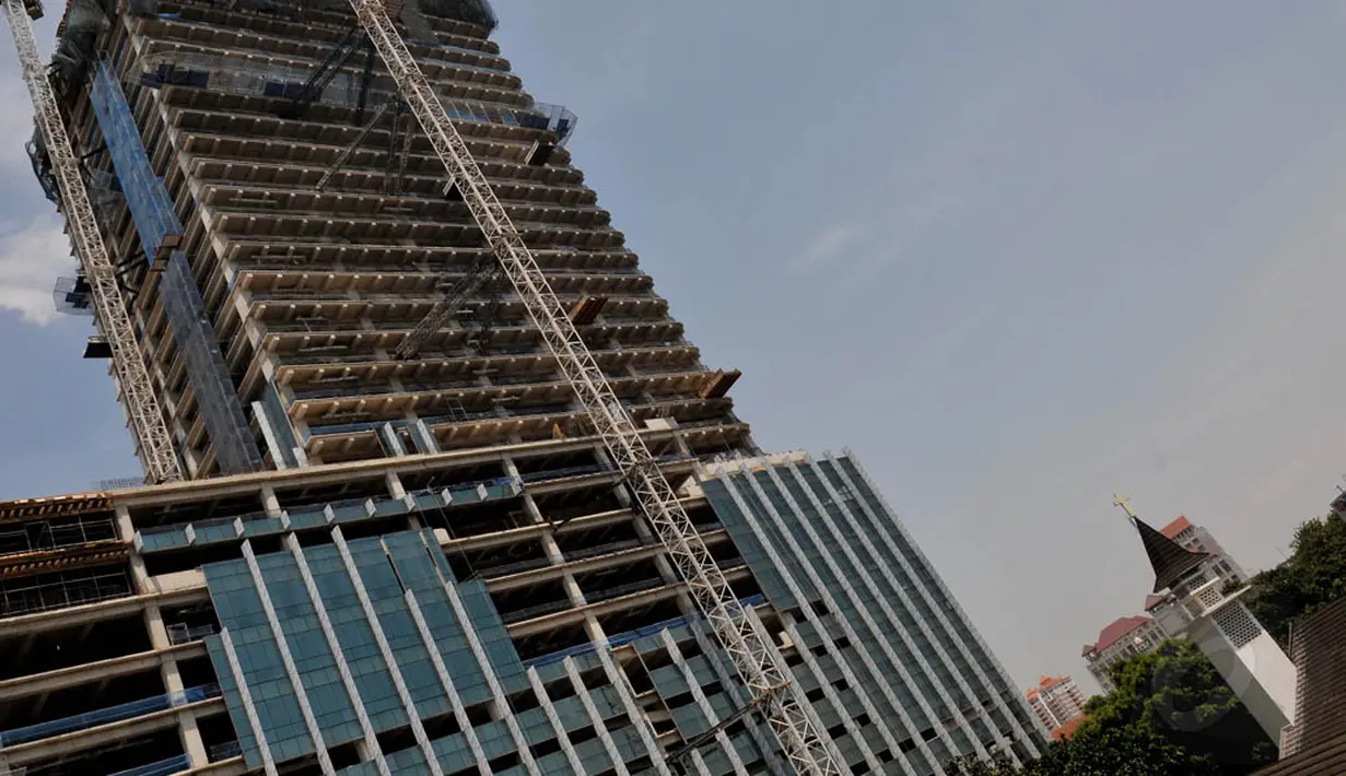 Sedangkan pembangunan wilayah Selatan Jakarta akan dikendalikan dan pembangunan wilayah Pusat Jakarta akan ditahan dengan apa yang sudah ada sekarang ini, (10/10/14). (Liputan6.com/Johan Tallo)