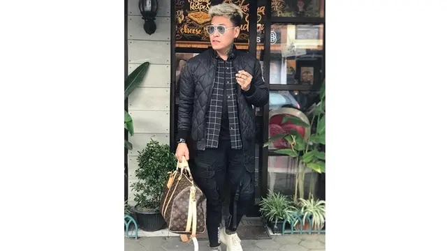 7 Foto Asli Hudson Dua Wajah yang Hadir di Acara Talkshow dan Kena Teguran KPI