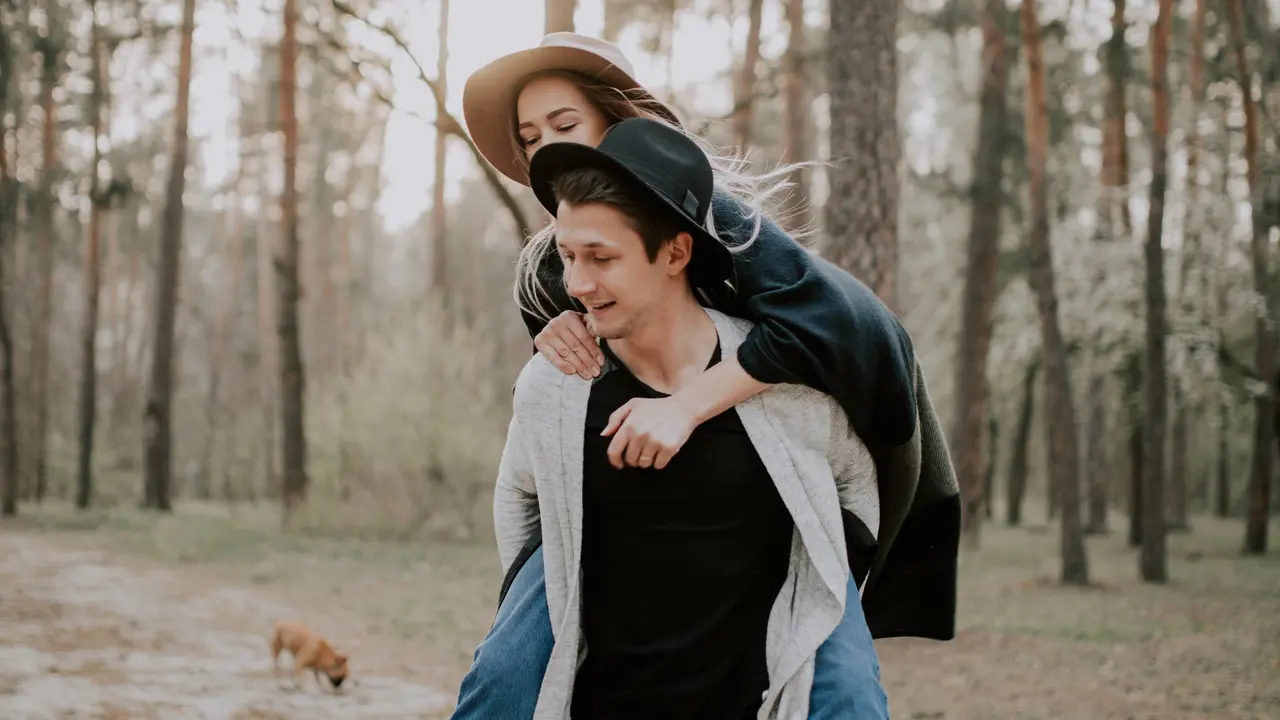 pasangan cinta