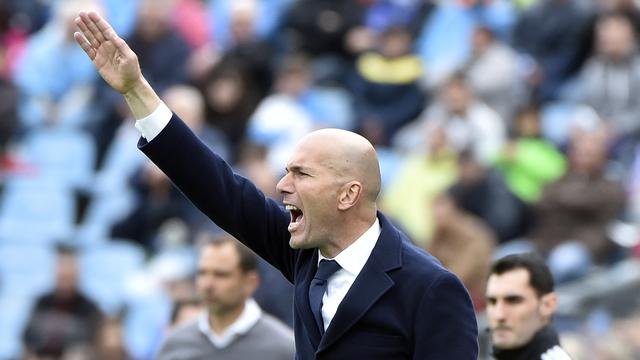 Crisitiano Ronaldo Cetak Gol, Real Madrid Dekati Barcelona