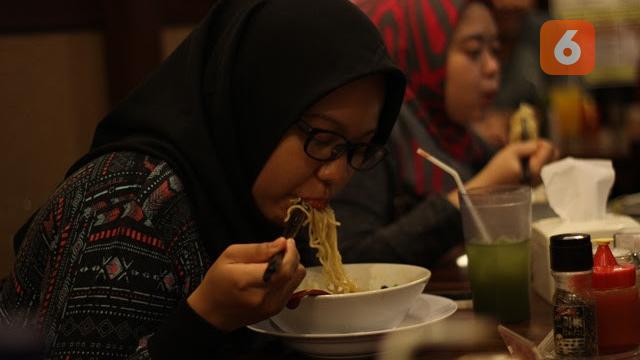 Ketahui Apa Saja yang Menyebabkan Mengantuk Setelah Makan dan Tips Mencegahnya? (Foto: Aditya Eka Prawira/Liputan6.com)