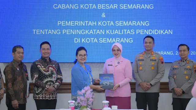 Agustina Wilujeng Wali Kota Semarang saat melakukan kerjasama dengan Yayasan Kemala Bhayangkari Cabang Kota Besar Semarang. (Foto: Liputan6.com/ Felek Wahyu)