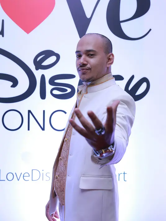 Suara khas yang ngerok harus di tahan. Lantaran dalam lagu Dunia Baru harus melembutkan diri untuk mendapatkan chemistry. Lagu judul aslinya A Whole New World itu dibawakan Peabo Bryson dan Regina Belle. (Galih W. Satria/Bintang.com)