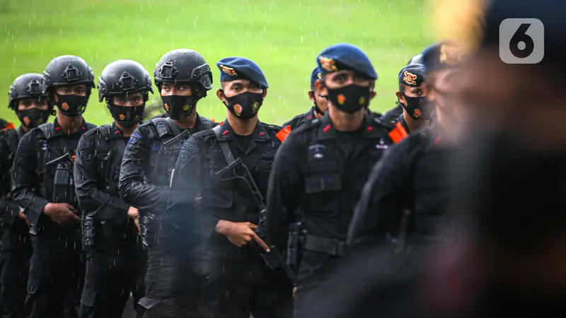 FOTO: Pasukan Gabungan Ikuti Apel Pengetatan PPKM Mikro DKI Jakarta