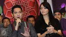 Dude Harlino dan Citra Kirana saat menghadiri konferensi pers terkait program istimewa SCTV untuk Bulan Ramadan di SCTV Tower, Jakarta, Selasa (9/5). (Liputan6.com/Herman Zakharia)