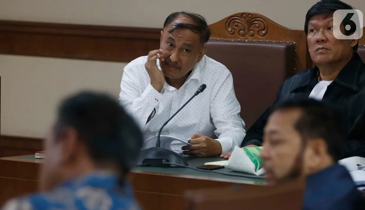 Terdakwa dugaan korupsi e-KTP, Markus Nari saat menjalani sidang lanjutan di Pengadilan Tipikor, Jakarta, Rabu (2/10/2019). Sidang beragendakan mendengar keterangan ndi Narogong, Setya Novanto dan Irvanto Hendra Pambudi Cahyo. (Liputan6.com/Helmi Fithriansyah)