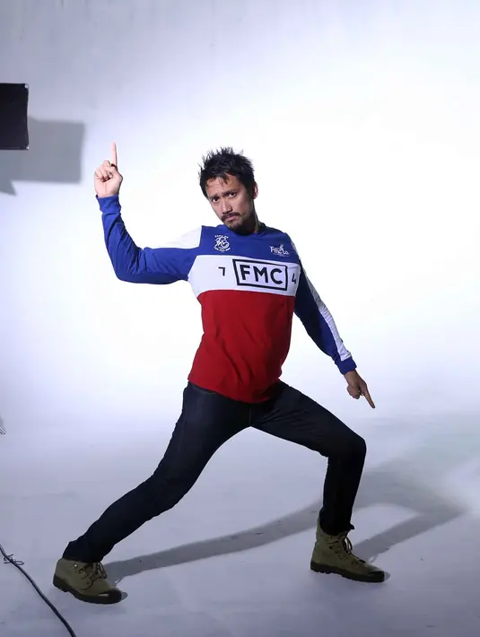 "Dia yang kenalin, ketemu di mana gitu. Pacarnya menyenangkan, baik, saleh, gue sih nggak apa-apa," tutur Tora Sudiro. (Nurwahyunan/Bintang.com)