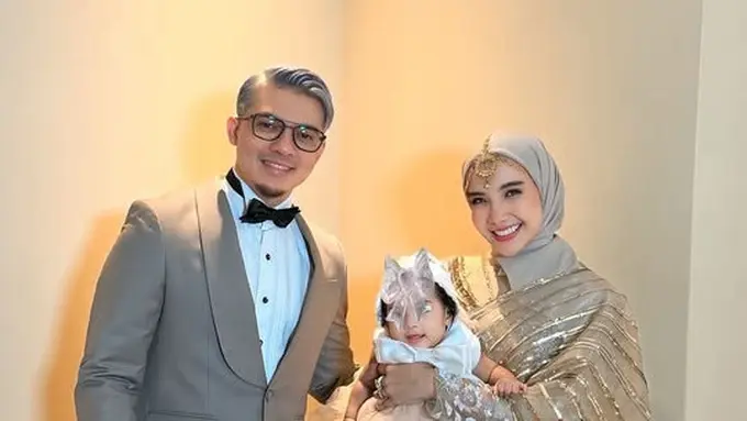 Gaya Zaskia Sungkar kenakan pakaian India saat kondangan