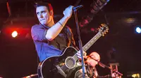 Vokalis Breaking Benjamin Menderita Penyakit Misterius