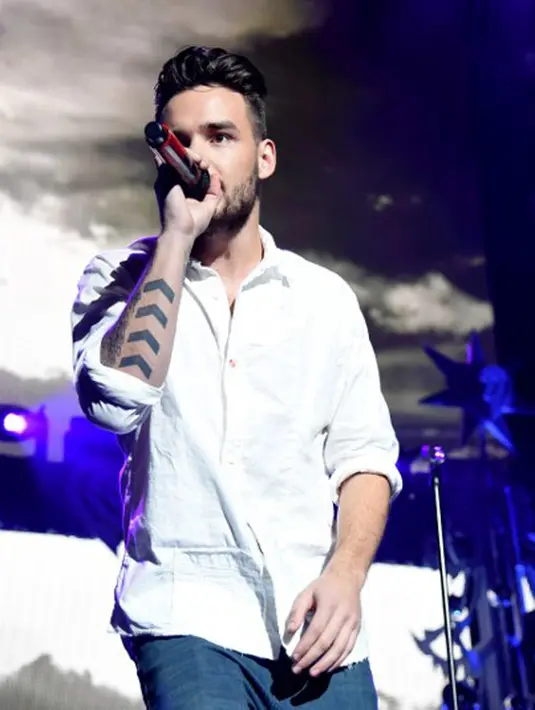 Menjadi orang tua memang bukanlah hal yang mudah, terlebih jika itu menjadi pengalaman pertama. Terbukti pada Liam yang menemukan kepanikan yang berkaitan dengan diaper anak pertamanya itu. (AFP/Bintang.com)