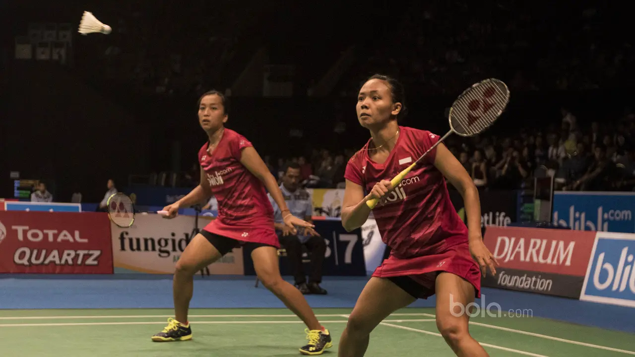 Della Destiara Haris dan Rosyita Eka Putri Sari