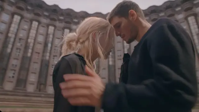 Rose BLACKPINK Suguhkan Tari Kontemporer. (youtube/rose)