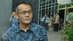 Direktur PT Merial Esa, Fahmi Darmawansyah usai membaca Nota Pemebelaan di Pengadilan Tipikor, Jakarta, Senin  (15/5). Sebelumnya Fahmi dituntut 4 tahun penjara ditambah denda Rp200 juta subsider 6 bulan kurungan. (Liputan6.com/Helmi Afandi)