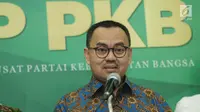 Cagub Jawa Tengah Sudirman Said (kedua kiri) memberikan paparan visi dan misi saat hadir deklarasikan dukungannya kepada pasangan Bakal Cagub dan Cawagub Jawa Tengah, Sudirman Said dan Ida Fauziah di Jakarta, Selasa (9/1). (Liputan6.com/Faizal Fanani)