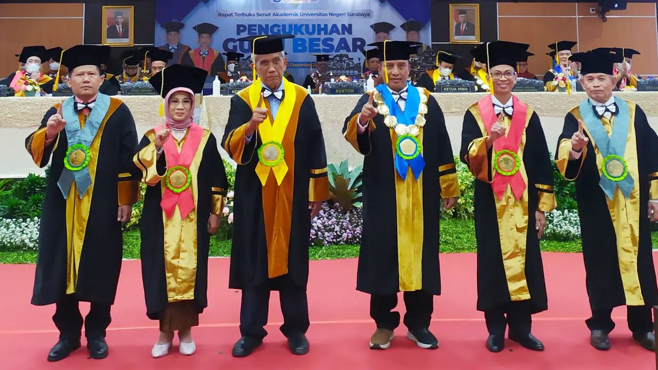 Unesa menambah 4 guru besar. (Dian Kurniawan/Liputan6.com)