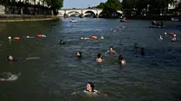 Dana sebesar $1,5 miliar telah dihabiskan untuk upaya pembersihan sungai sejak tahun 2015, termasuk tangki penyimpanan air hujan bawah tanah raksasa baru di tenggara Paris. (JULIEN DE ROSA / AFP)