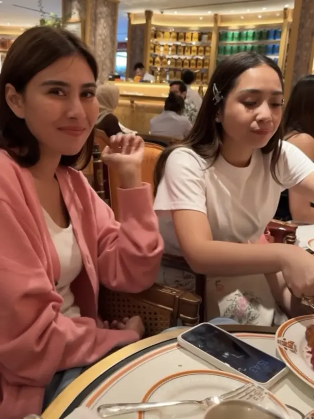 Gaya Mentereng Keluarga Raffi Ahmad Saat Gabung Geng Cendol