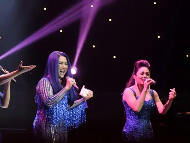 3 Diva gelar konser bertajuk "Live Exclusive Concert-3 Diva" di Balai Sarbini, Jakarta, Sabtu (17/9). Konser ini merupakan rangkaian dari konser di 3 kota yakni Yogyakarta, Jakarta berakhir di Surabaya. (Liputan6.com/Yoppy Renato)