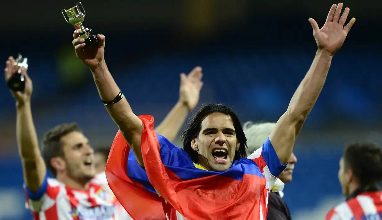 Radamel Falcao. Striker ini didatangkan Atletico Madrid dari FC Porto pada awal musim 2011-2012. Selama total 2 musim hingga 2012/2013 telah bermain dalam 91 penampilan di semua ajang dengan mencetak 70 gol. Musim ini bermain di Liga Turki bersama Galatasaray. (AFP/Javier Soriano)