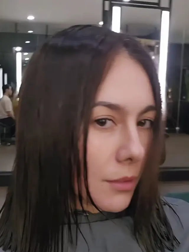 Wulan Guritno dengan rambut pendek. [@wulanguritno]