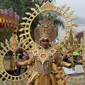 Sejumlah peserta mengikuti Gorontalo Karnaval Karawo di lapangan Taruna Remaja, Kota Gorontalo, Sabtu (20/10). Gorontalo Karnaval Karawo merupakan agenda tahunan yang digelar untuk meningkatkan kunjungan wisatawan. (Liputan6.com/Rahmad Arfandi Ibrahim)