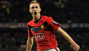 Darren Fletcher. Gelandang asli Akademi Manchester United ini mulai masuk skuat senior pada musim 2002/2003. Total 12,5 musim bersama Manchester United, ia tampil dalam 342 laga dengan mencetak 24 gol. Ia dilepas gratis ke WBA pada 2015 saat kontraknya berakhir. (Foto: AFP/Andrew Yates)