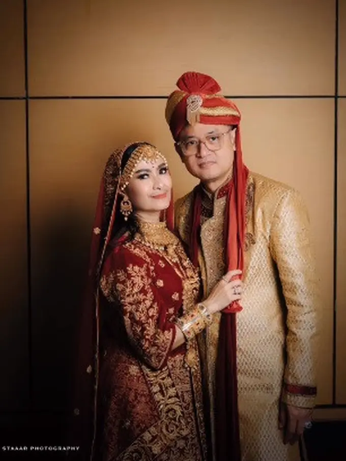 Iis Dahlia dan suaminya Satrio Dewandono