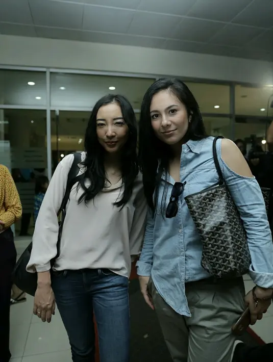 Meski kondisi Jupe belum membaik, istri Aldilla Dimitri itu mengatakan kondisinya lebih baik dari sebelumnya. Ia sudah bisa berkomunikasi meski masih terbatas. (Galih W. Satria/Bintang.com)