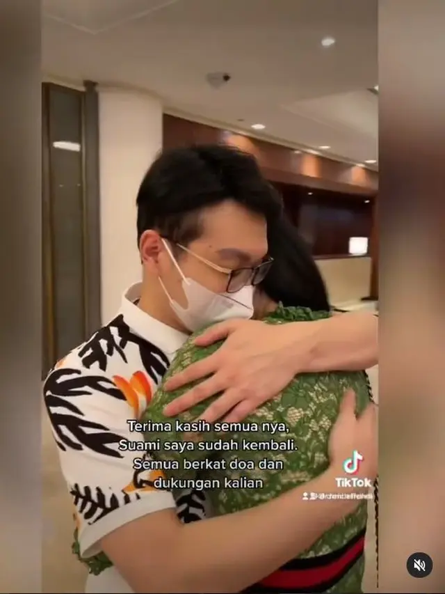 Beri Dukungan Suami, Ini 6 Potret Harmonis Dokter Reni Effendi dan Richard Lee