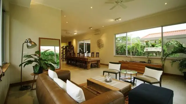 Inspirasi Desain Interior Rumah Berkesan Hangat dengan Sentuhan Unsur Kayu