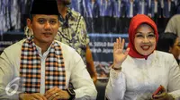 Agus Harimurti Yudhoyono (kiri) dan Sylviana Murni saat berada kantor DPP Partai Demokrat di jalan Proklamasi, Menteng, Jakarta, Jumat (23/9). Mereka akan mendaftar ke KPU DKI sebagai Cagub dan Cawagub DKI Jakarta. (Liputan6.com/Faizal Fanani)