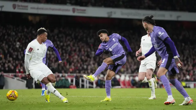 Foto: Hanya Raih Satu Gelar, Ini Dia 4 Klub yang Gagalkan Peluang Arsenal untuk Genggam 4 Gelar Lainnya di Musim 2023/2024