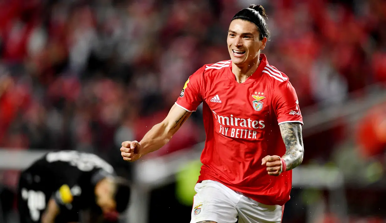 Sama seperti Haaland kini Nunez dikabarkan menjadi buruan klub papan atas Eropa di bursa transfer musim panas mendatang. Beberapa klub Premier League dilaporkan kini berlomba-lomba mendapatkan tanda tangannya. (AFP/Patricia De Melo Moreira)
