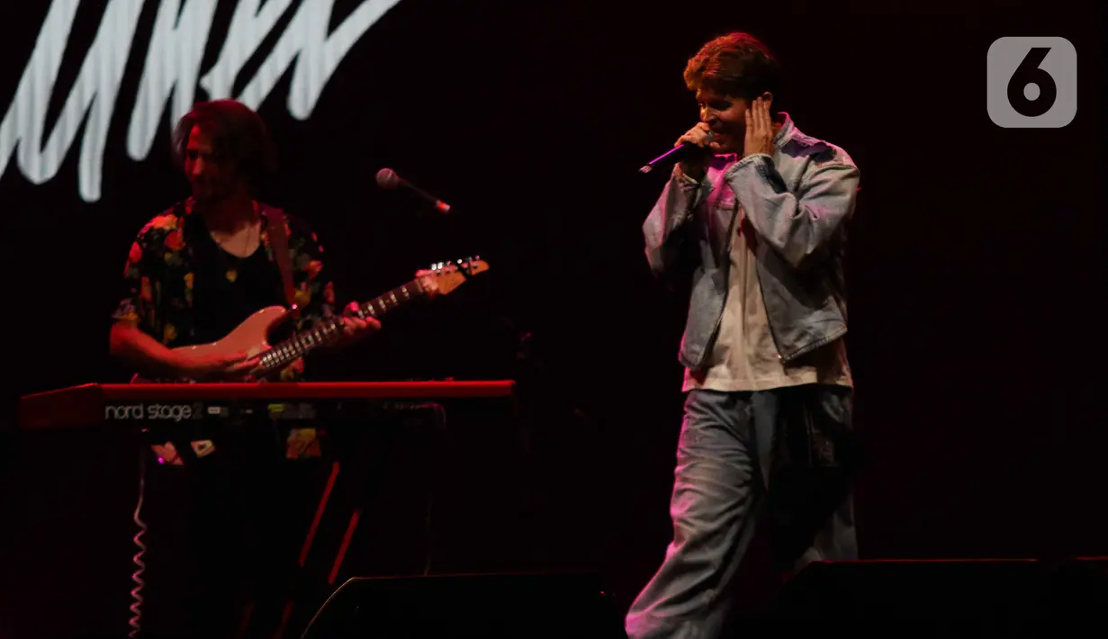 Jamie Miller mengaku cukup terkejut dengan antusiasme penonton The Sounds Project Vol.7. (Liputan6.com/Herman Zakharia)