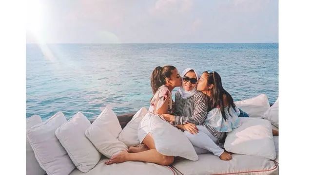 6 Potret Kebersamaan Nikita Willy dan Ibunda, Ditunjuk Jadi Duta Anti Narkoba Indonesia