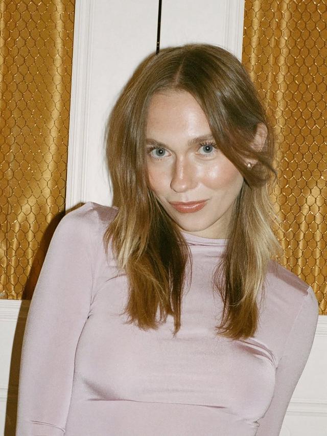 Veronika Slowikowska Officially Joins SNL Season 51, the Only Canadian Comedian?