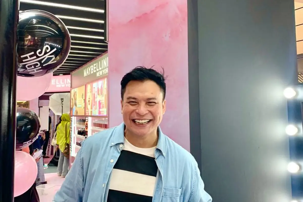 5 Cara Memakai Maskara yang Benar agar Bulu Mata Lentik Maksimal ala MUA Ryan Ogilvy
