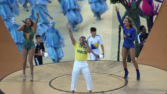 J-Lo Tampil Seksi Saat Buka Piala Dunia 2014